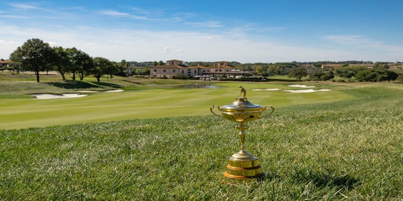 Ryder Cup là giải golf đồng đội nằm trong các giải golf lớn nhất thế giới